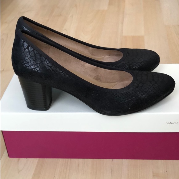 naturalizer naomi black